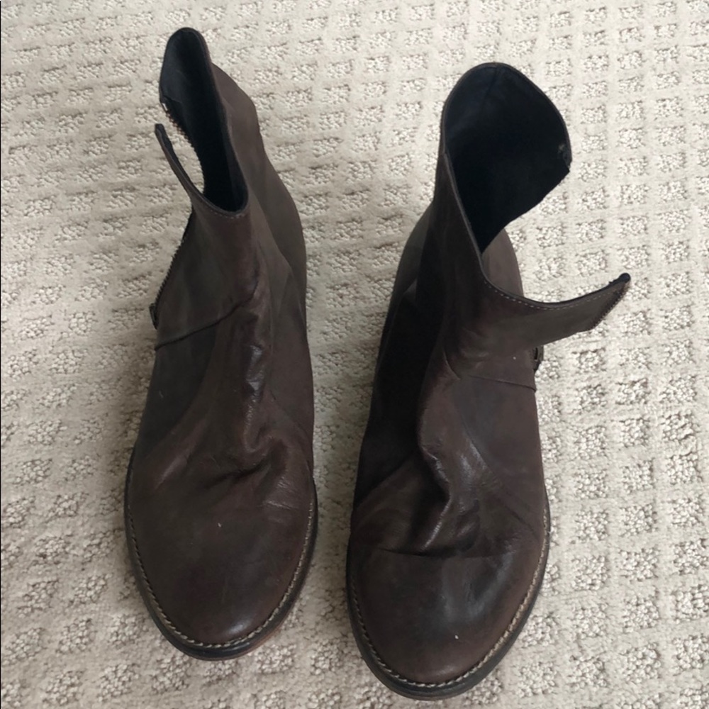 Pied a Terre size 39 brown leather ankle boots